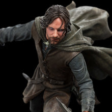 Load image into Gallery viewer, The Lord of the Rings Aragorn at Amon Hen 1/6 Scale Statue